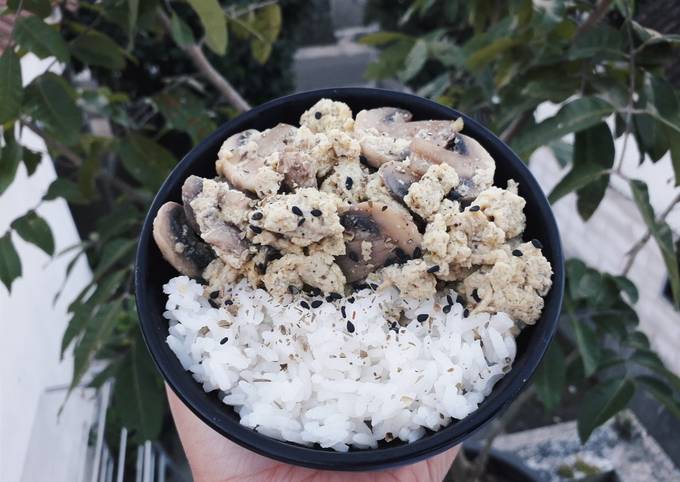 Resep Mushroom Oyakodon yang Enak Banget