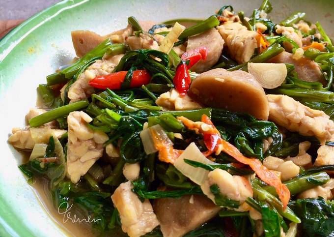 Resep Tumis Kangkung Bumbu Terasi, Tempe dan Bakso 🌿 yang Bikin Ngiler