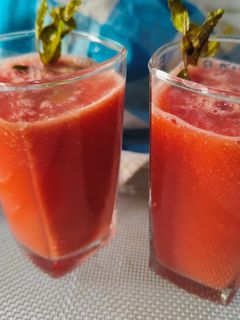 वाटरमेलन मिंट जूस (watermelon mint juice recipe in Hindi) रेसिपी मुख्य फोटो