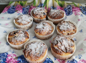 Túrós-áfonyás muffin (low carb) recept fotója