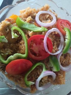 स्पाइसी मसाला पुलाव(spicy masala pulao recipe in hindi) रेसिपी मुख्य फोटो