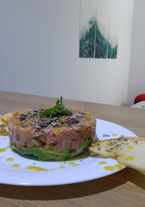 Una foto de Tartar de salmón
