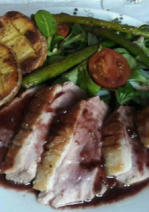 Una foto de Magret de pato con salsa oporto