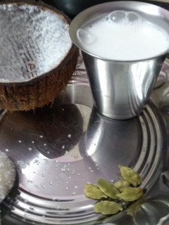 தேங்காய் பால் செய்முறை முக்கிய புகைப்படம்