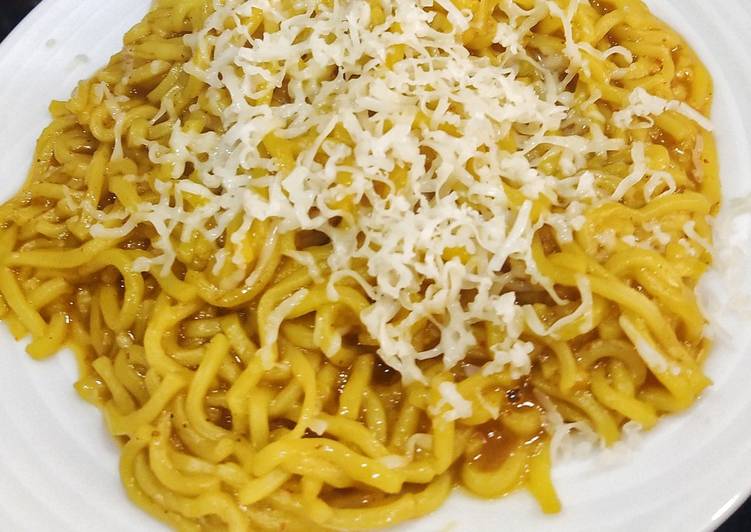 Recipe of Delicious Cheesy Maggi