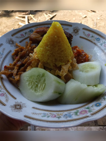 Resep Nasi tumpeng mini bumbu racik ayam Bunda Pasti Bisa