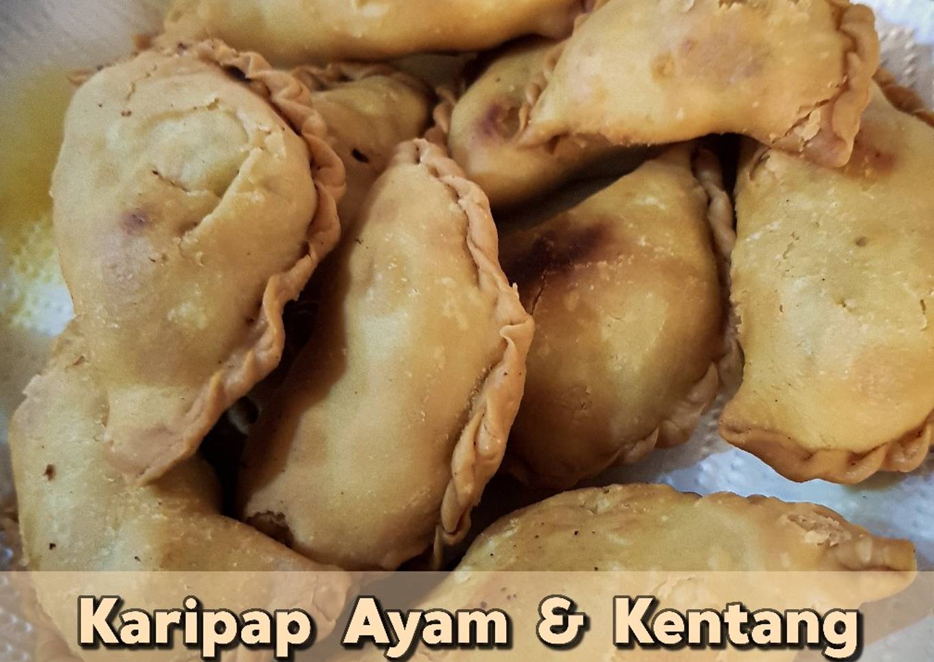Kari ayam dan kentang rangup