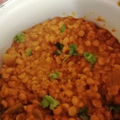 A picture of Daal lauki.