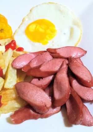 Una foto de Salchipapas mixta 👍🇵🇪