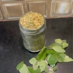 A picture of Karuveppilai Podi (Curry Leaves Powder).
