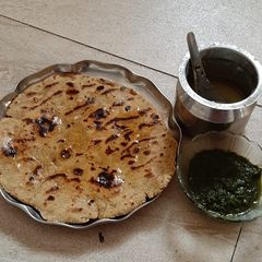 A picture of Makai ni roti.