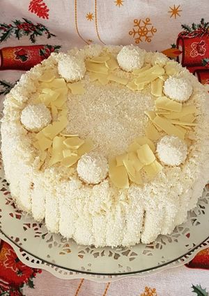 Una foto de Tarta Raffaello.. o de coco y chocolate blanco
