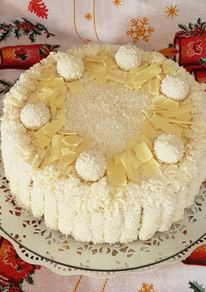 Una foto de Tarta Raffaello.. o de coco y chocolate blanco