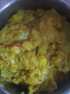 சுரைக்காய் தக்காளி கூட்டு (Suraikkaai thakkaali kootu recipe in tamil)‌‍ செய்முறை முக்கிய புகைப்படம்