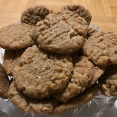 A picture of Peanut butter oatmeal cookies.