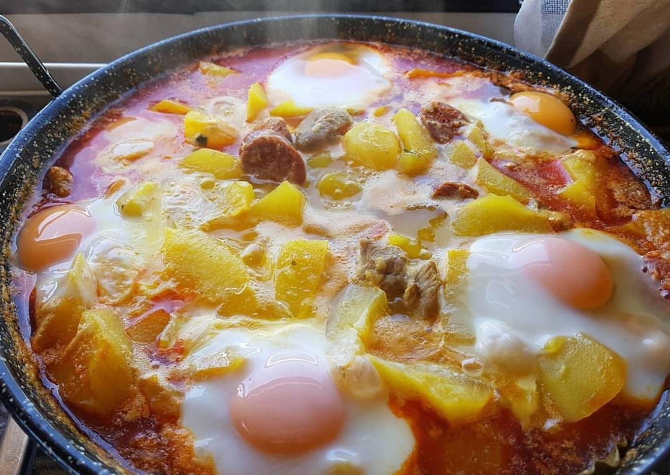 Patatas Guisadas con chorizo y costillas