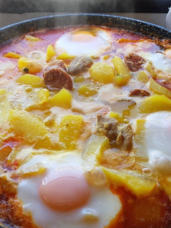 Una foto de Patatas Guisadas con chorizo y costillas