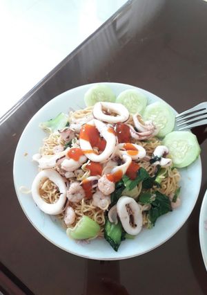 Hình của món Mì xào hải sản.