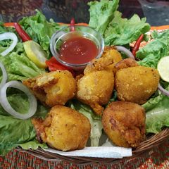 A picture of Prawn stuffed litchi.