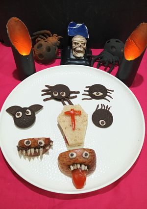 A picture of Easy Halloween Treats Snacks Ideas.
