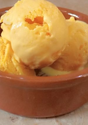 A picture of Mango ice cream 😻.
