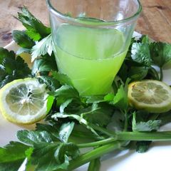 A picture of Celery Lemon juice.