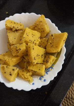 ખમણ(Khaman Recipe in Gujarati) રેસીપી મુખ્ય ફોટો