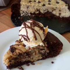 A picture of Cookie dough cake.