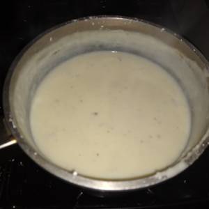 Salsa blanca casera (ración para acompañar una comida)