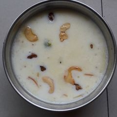 A picture of Vermicelli rava payasam/semiya rava payasam.