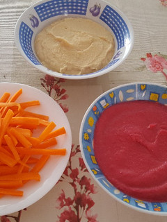 Foto principal de Hummus normal y con remolacha