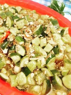 Foto resep Empat T...Tumis Timun Teri Telur