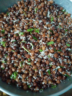 கருப்பு கொண்டக்கடலை சுண்டல் (Karuppu kondakadalai sundal recipe in tamil) செய்முறை முக்கிய புகைப்படம்