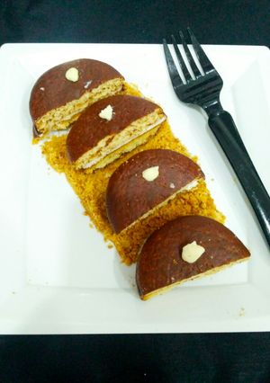 A picture of Cream whipped choco pie.
