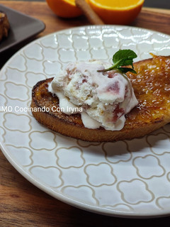 Una foto de Torrijas al horno con mermelada de naranja amarga