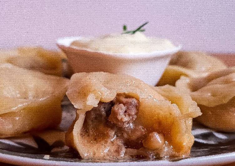 Cheeseburger dumplings