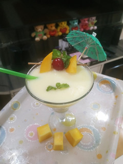 A picture of Mango shake.
