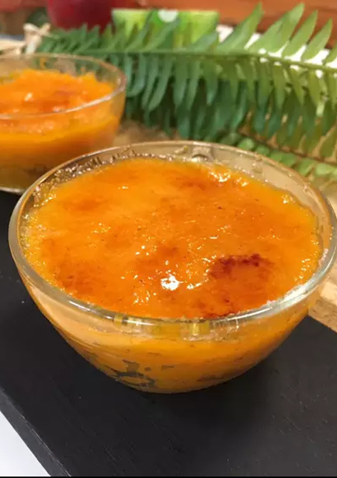 Una foto de Crema de zanahoria y naranja caramelizada