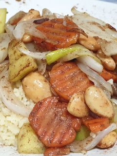 Una foto de Cebolla con verduras y canela para cous-cous