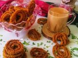 મેથી ની ચકરી (Methi Chakri Recipe In Gujarati)