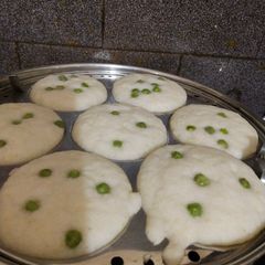 A picture of Idali with matar fusion.