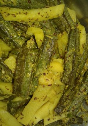 A picture of Okra potato fry.