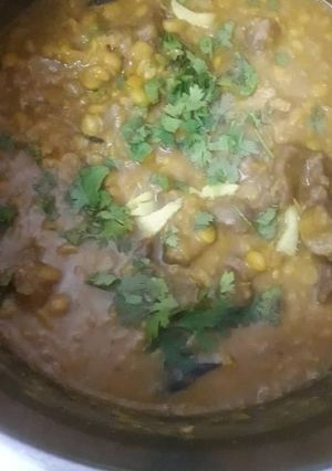 A picture of Daal gosht.