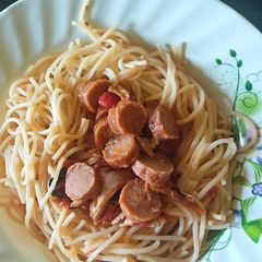A picture of Spaghetti n sausages.