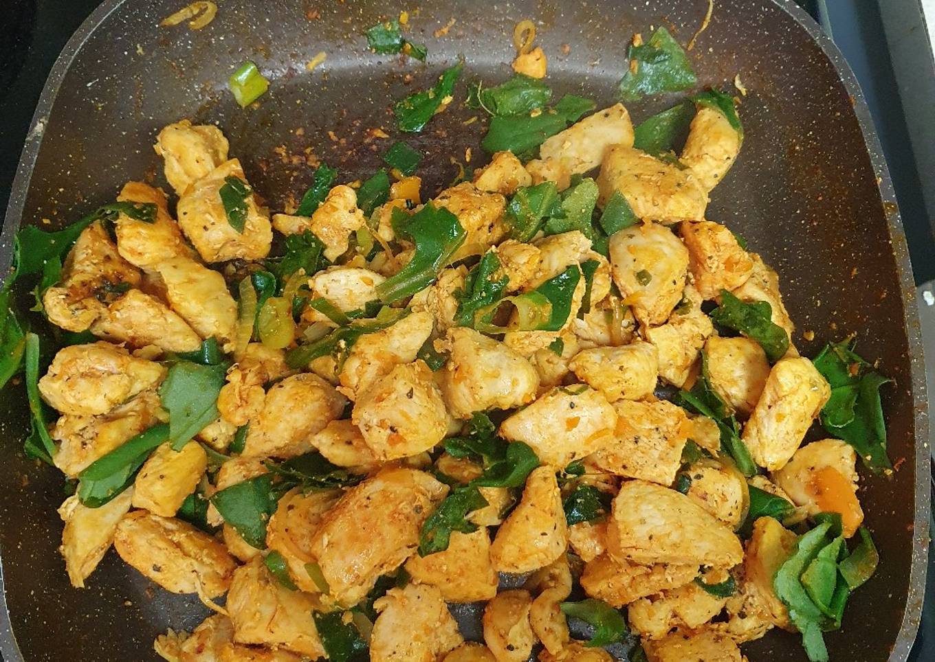 Pollo Salteado con Espinacas