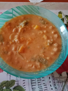 Una foto de Olla de garbanzos, calabaza y judías verdes