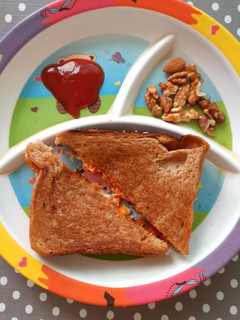 வெஜ் மயோ சான்விட்ச் (Veg mayo sandwich recipe in tamil) செய்முறை முக்கிய புகைப்படம்