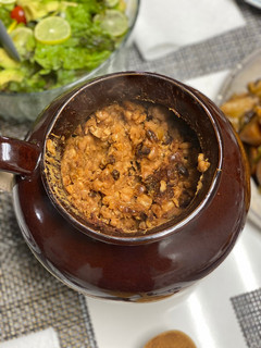 A picture of Boston Baked Beans.