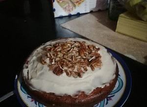 Una foto de Torta de zanahoria con betún de queso crema