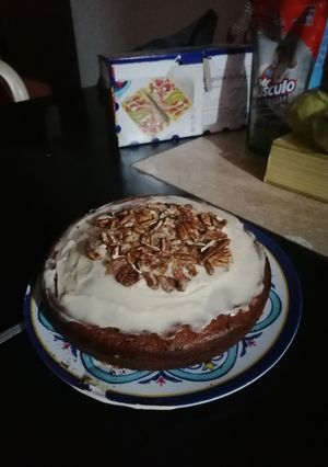 Una foto de Torta de zanahoria con betún de queso crema